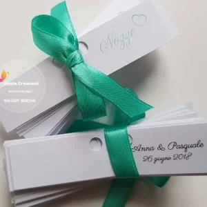 bigliettini bomboniera cuore con buco